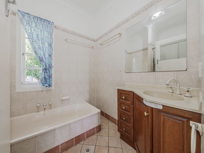 93 Lancaster Street, Coorparoo QLD 4151