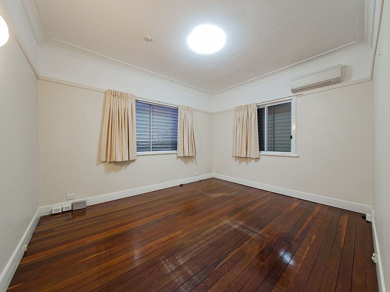 2 Sirius Street, Coorparoo QLD 4151