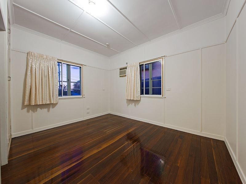 2 Sirius Street, Coorparoo QLD 4151