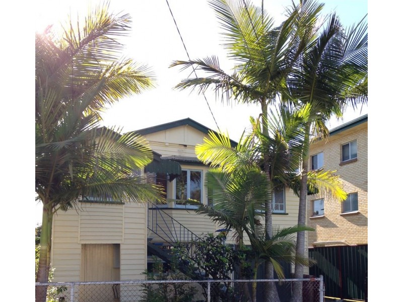 13 Bunya Street, Greenslopes QLD 4120