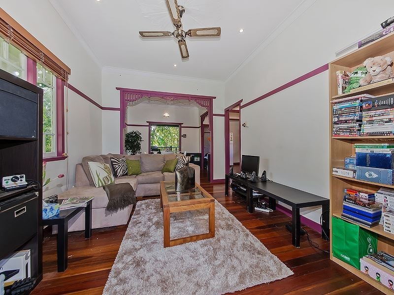 13 Flower Street, Woolloongabba QLD 4102