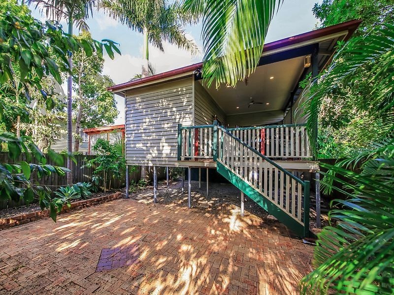 13 Flower Street, Woolloongabba QLD 4102