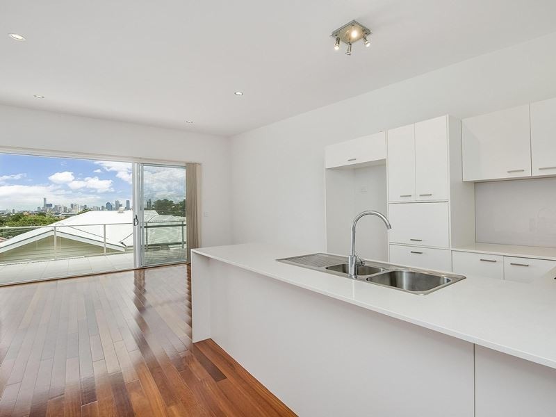 2/55 Douglas Street, Greenslopes QLD 4120