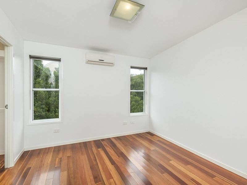 2/55 Douglas Street, Greenslopes QLD 4120