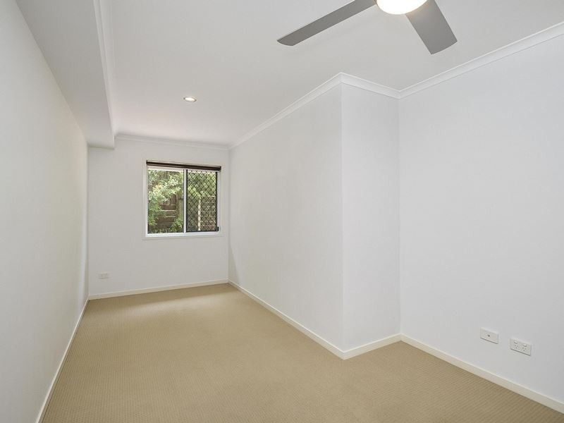 2/55 Douglas Street, Greenslopes QLD 4120
