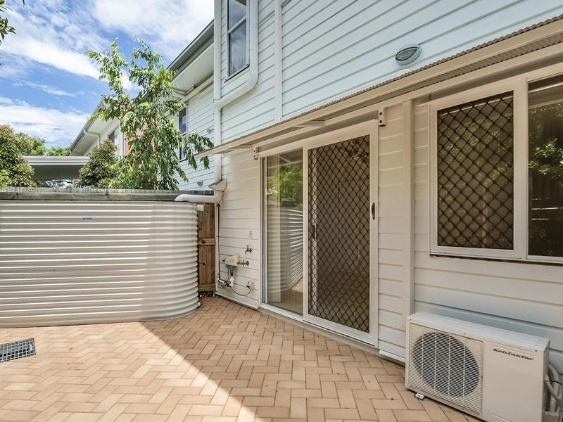 2/55 Douglas Street, Greenslopes QLD 4120