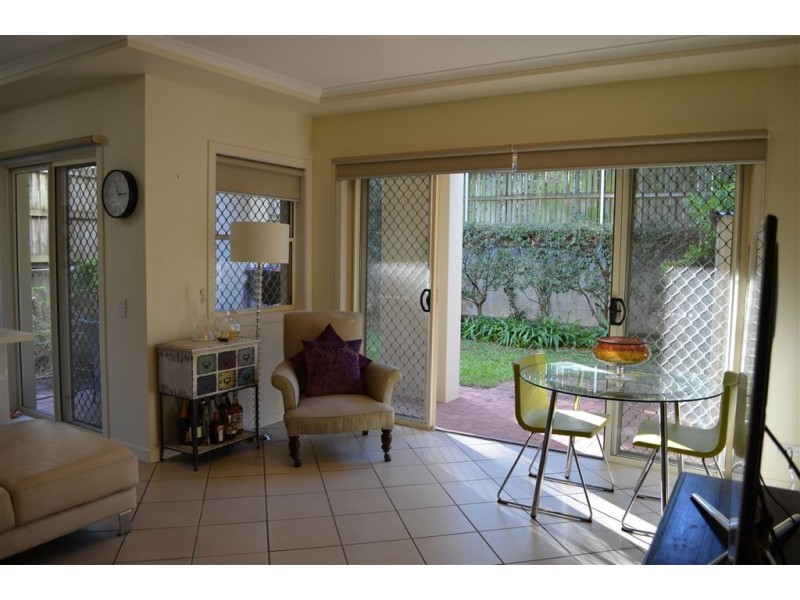 2/78 Lawson Street, Morningside QLD 4170