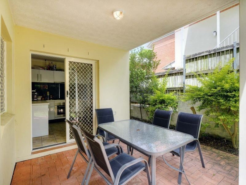 2/78 Lawson Street, Morningside QLD 4170