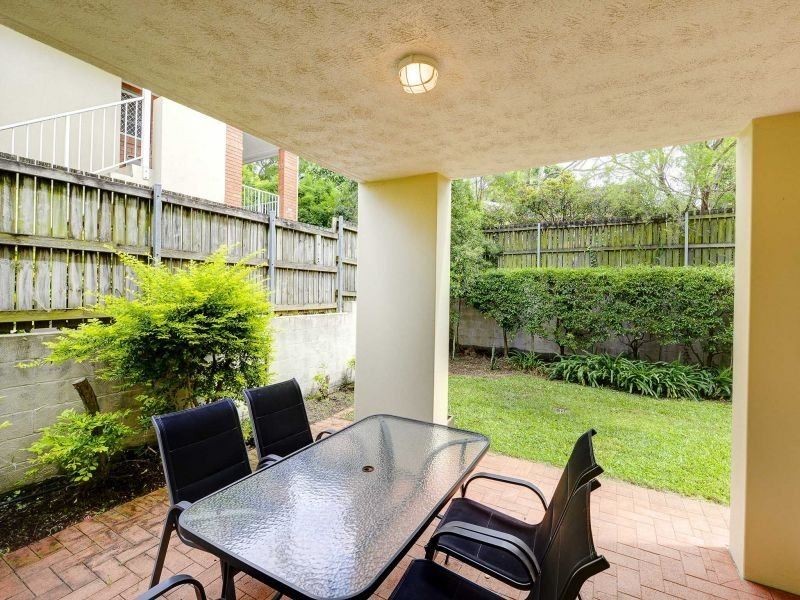 2/78 Lawson Street, Morningside QLD 4170