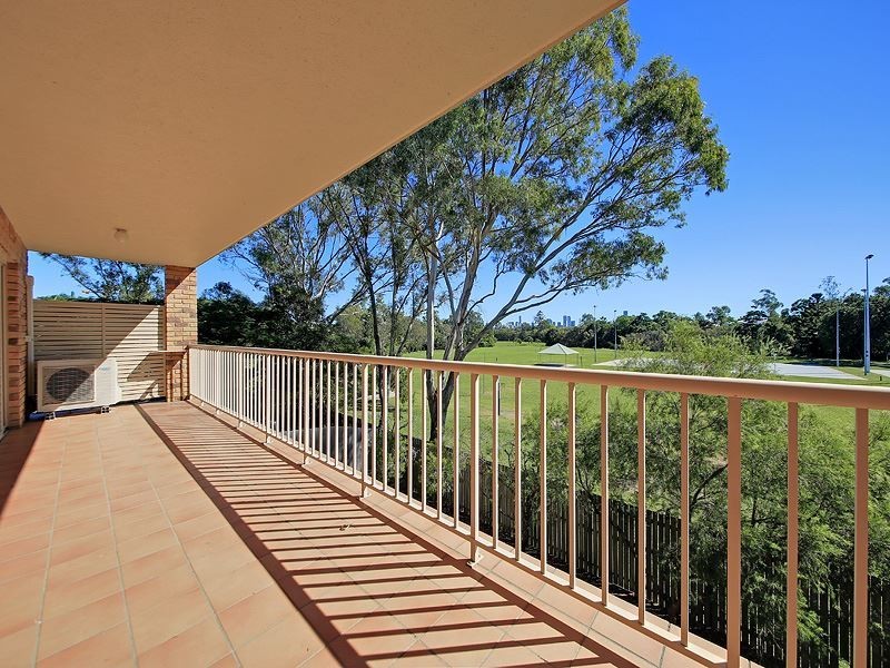 2/46 Robinson Street, Coorparoo QLD 4151