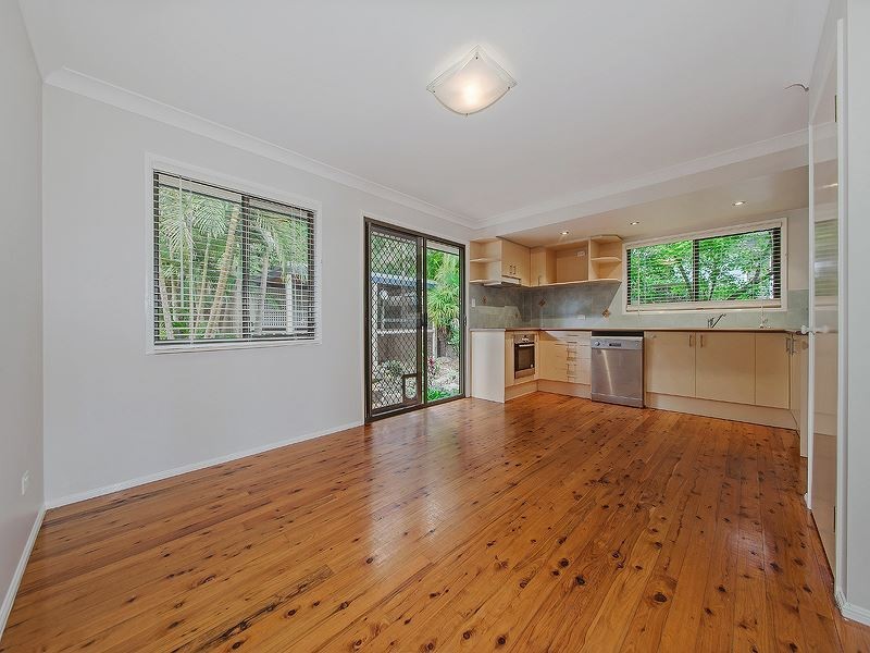 49 Roseglenn Street, Greenslopes QLD 4120