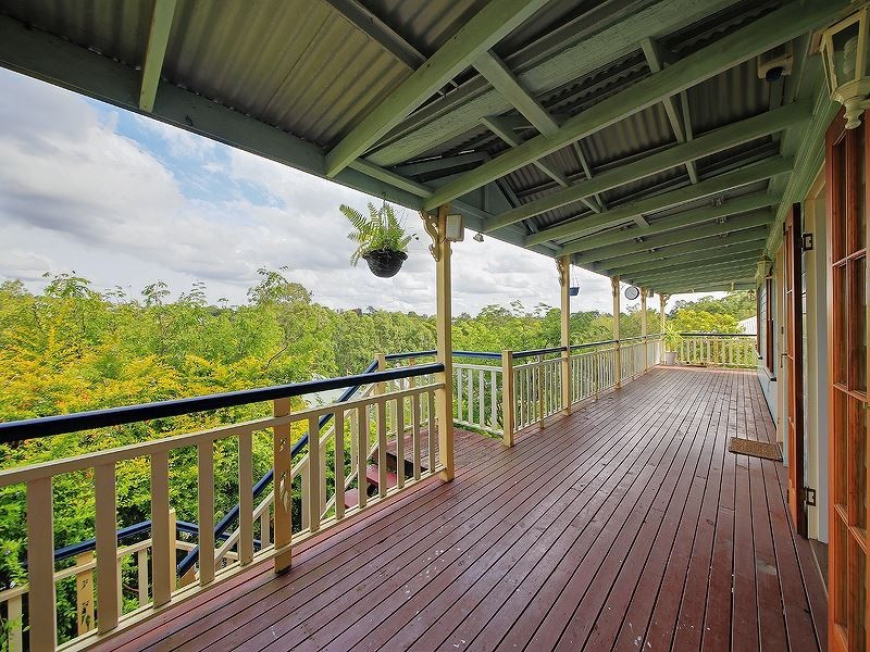 49 Roseglenn Street, Greenslopes QLD 4120