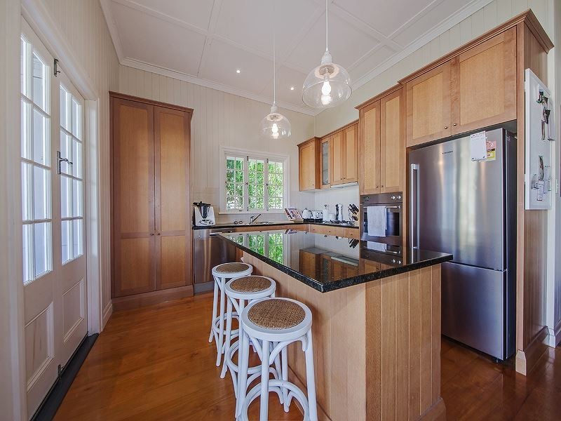 17 The Crescent, Coorparoo QLD 4151