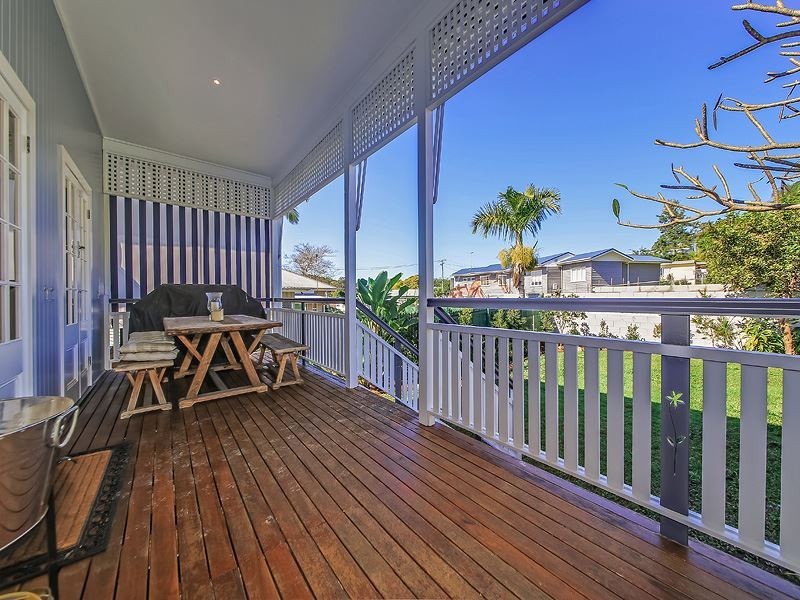 17 The Crescent, Coorparoo QLD 4151