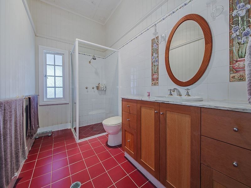 17 The Crescent, Coorparoo QLD 4151