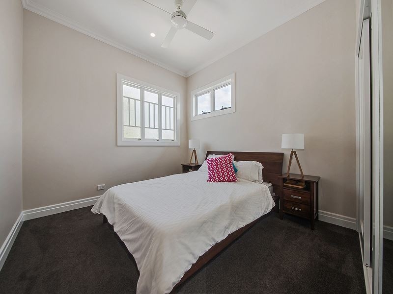 37 Raff Avenue, Holland Park QLD 4121