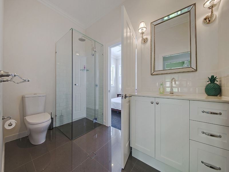 37 Raff Avenue, Holland Park QLD 4121