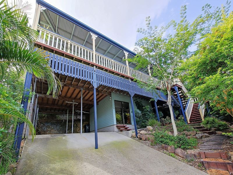 49 Roseglenn Street, Greenslopes QLD 4120