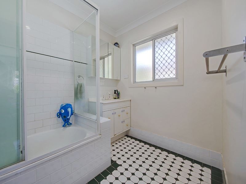 1 Trundle Street, Coorparoo QLD 4151