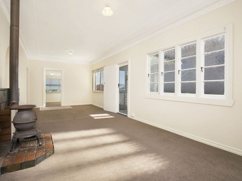 26 Henderson Street, Camp Hill QLD 4152