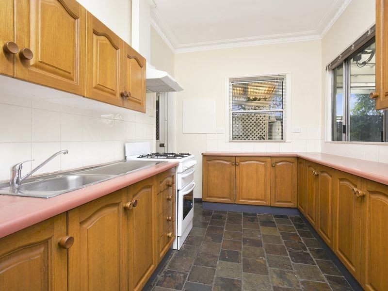 26 Henderson Street, Camp Hill QLD 4152