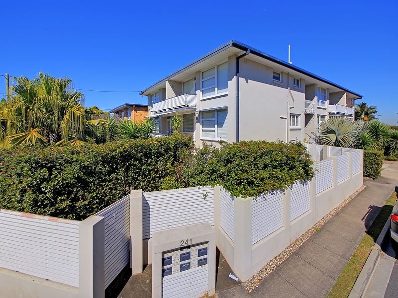 7/241 Cavendish Road, Coorparoo QLD 4151