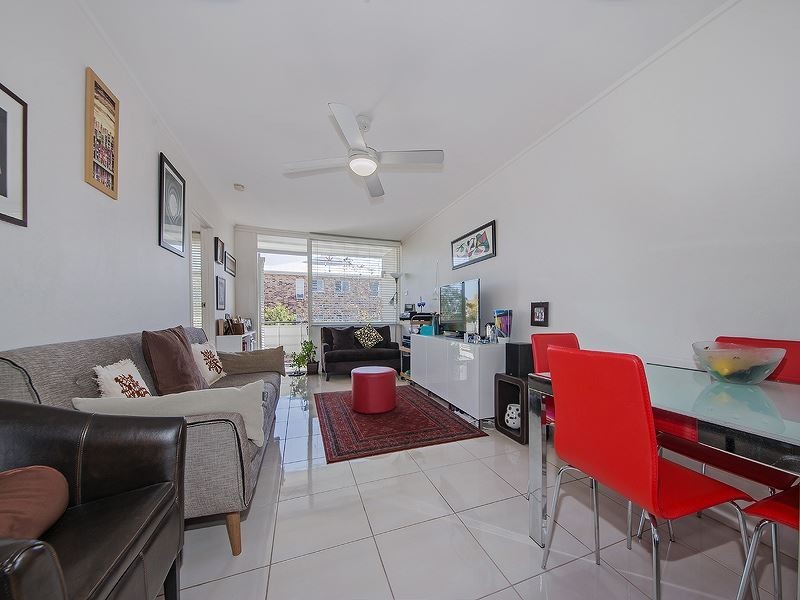 7/241 Cavendish Road, Coorparoo QLD 4151