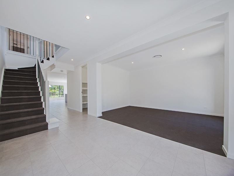 27 Herbert Street, Camp Hill QLD 4152