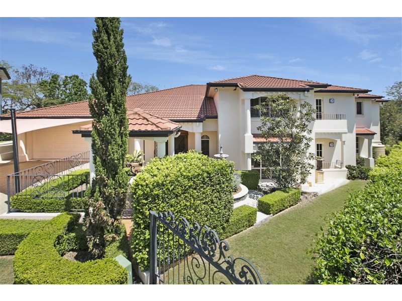 38 Fairway Place, Carindale QLD 4152