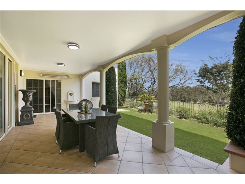 38 Fairway Place, Carindale QLD 4152