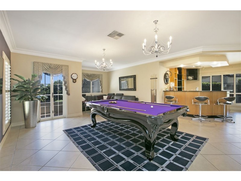 38 Fairway Place, Carindale QLD 4152