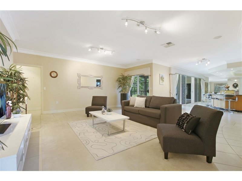 38 Fairway Place, Carindale QLD 4152