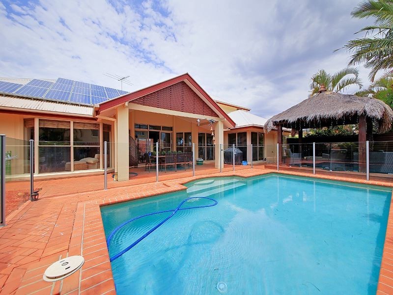 16 Sumner Place, Carindale QLD 4152