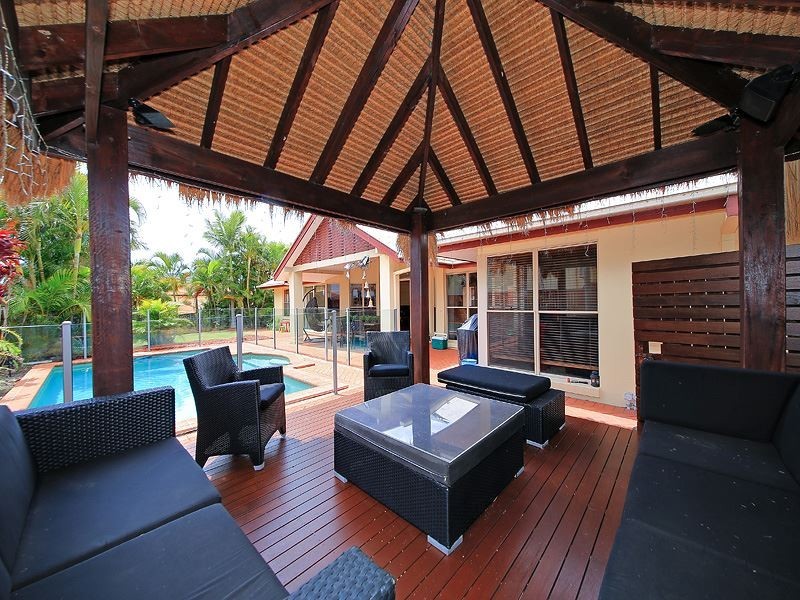 16 Sumner Place, Carindale QLD 4152