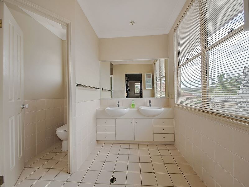 16 Sumner Place, Carindale QLD 4152