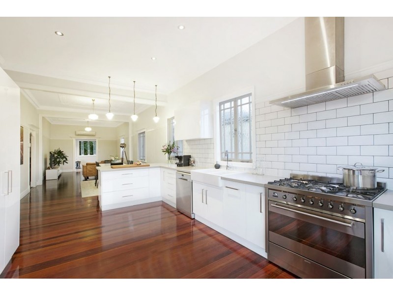 22 Pitney Street, Camp Hill QLD 4152