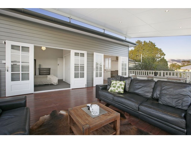 22 Pitney Street, Camp Hill QLD 4152