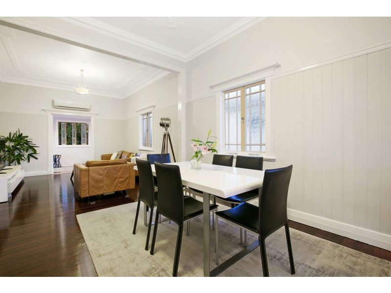 22 Pitney Street, Camp Hill QLD 4152