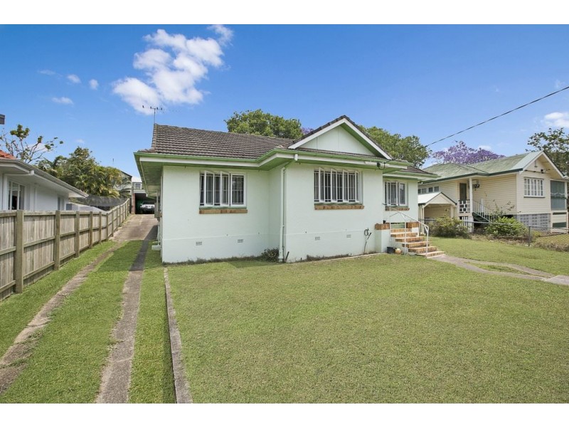 15 Sapphire Street, Holland Park QLD 4121