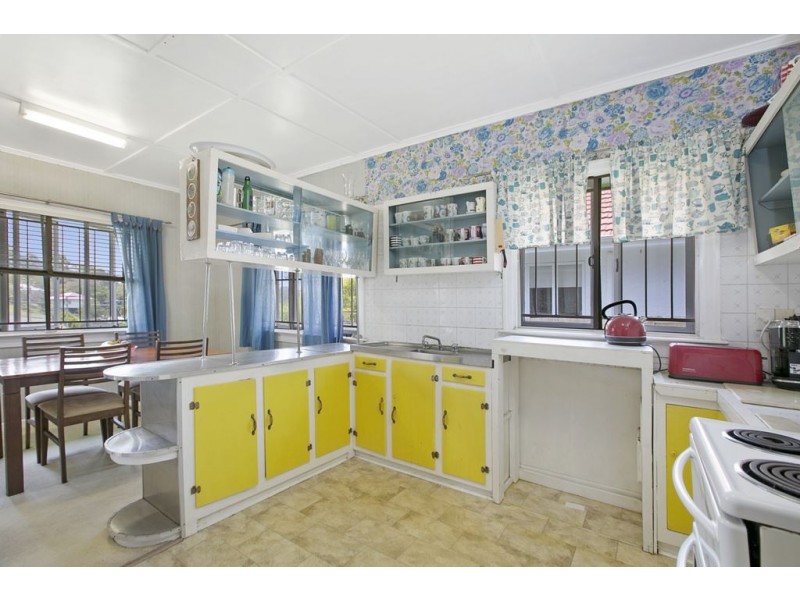 15 Sapphire Street, Holland Park QLD 4121