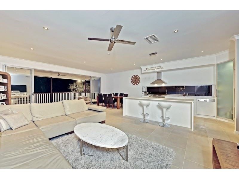 38 Boronia Avenue, Holland Park West QLD 4121