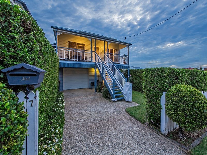 7 Newman Avenue, Camp Hill QLD 4152