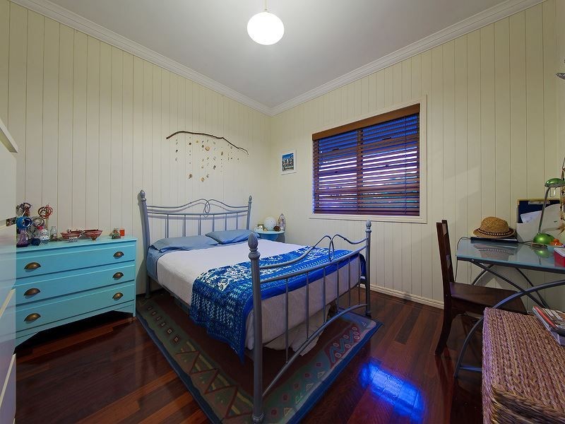 7 Newman Avenue, Camp Hill QLD 4152