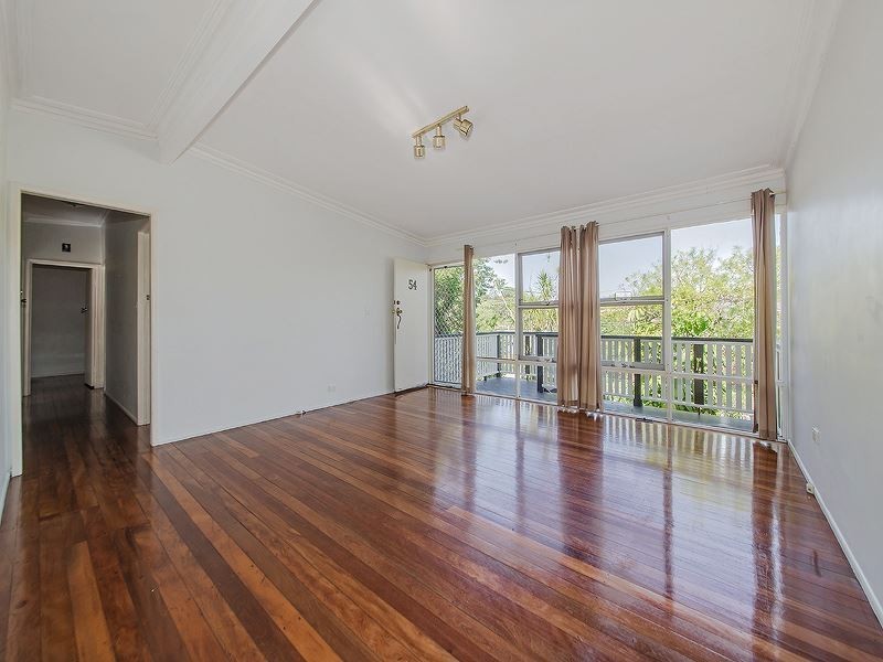 54 Valentia Street, Mansfield QLD 4122