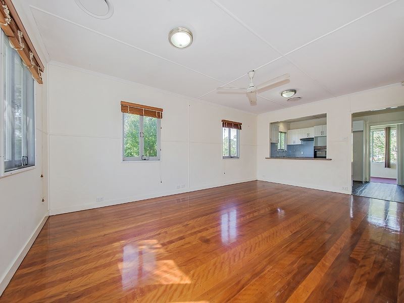 15 Monza Street, Holland Park West QLD 4121