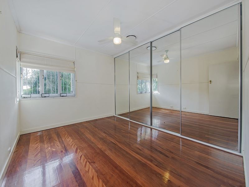 15 Monza Street, Holland Park West QLD 4121