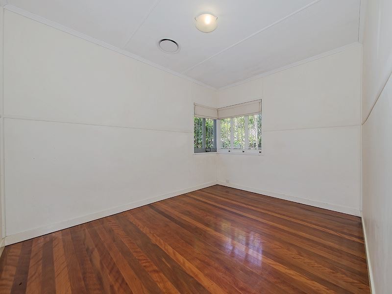 15 Monza Street, Holland Park West QLD 4121