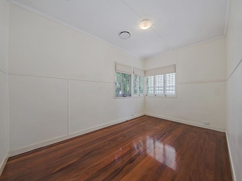 15 Monza Street, Holland Park West QLD 4121