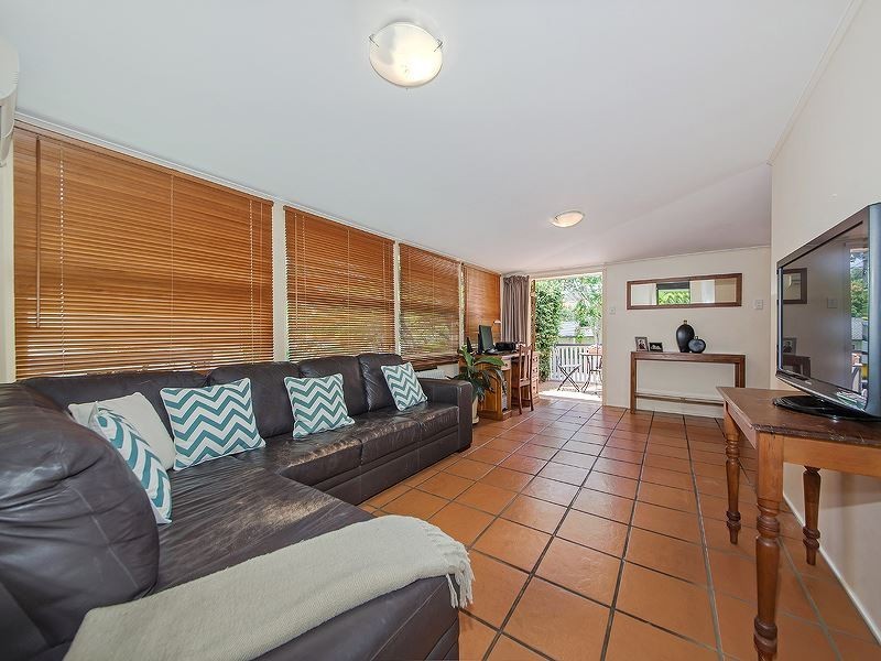 67 Lancaster Street, Coorparoo QLD 4151
