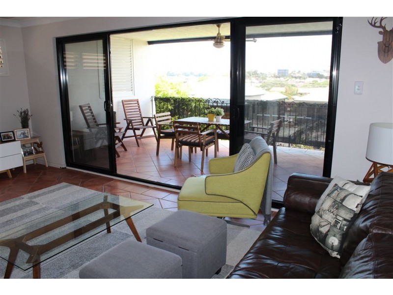 4/17 Rialto street, Coorparoo QLD 4151